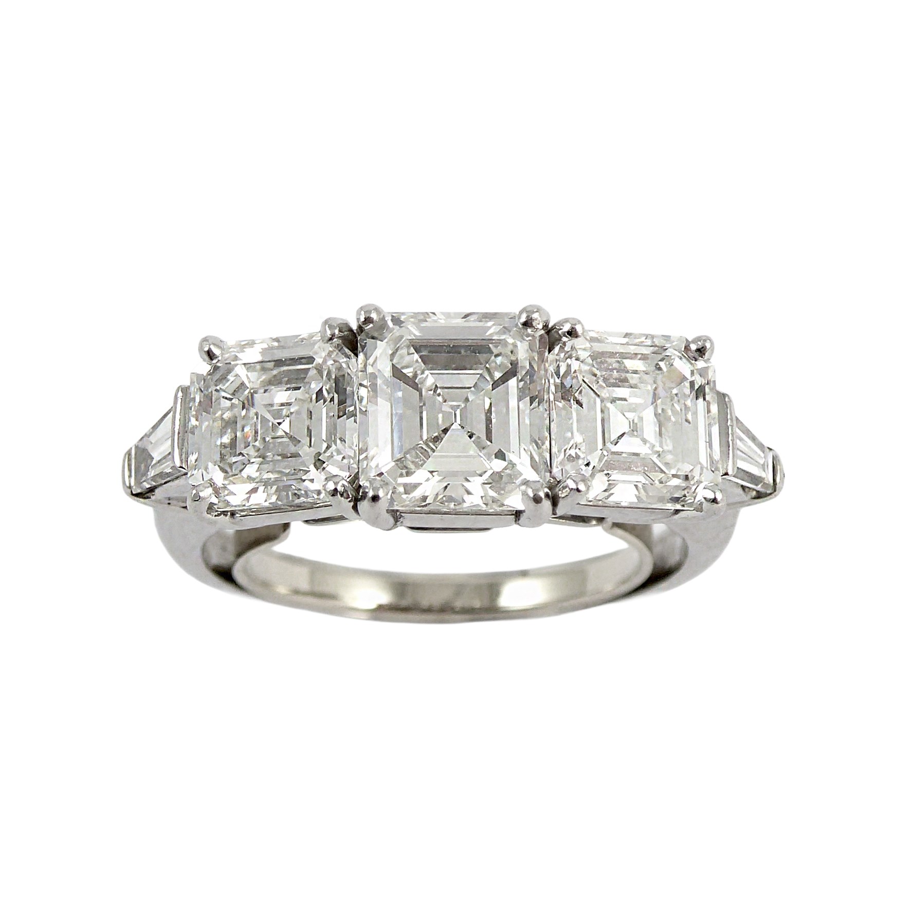 Three stone Asscher cut diamond ring, the graduated diamonds totalling approximately 3.20cts and G/H, VS,